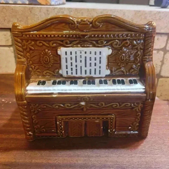 RARE Piano musical  planter - Picture 1 of 6